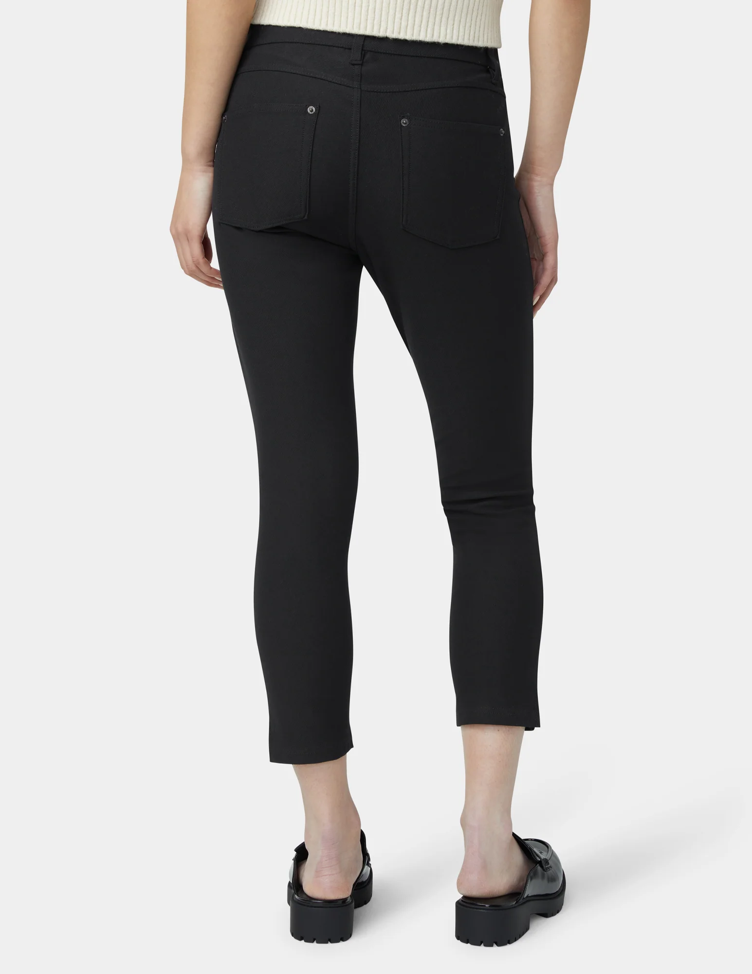 Essential Denim Mid-Rise Capri - Image 3