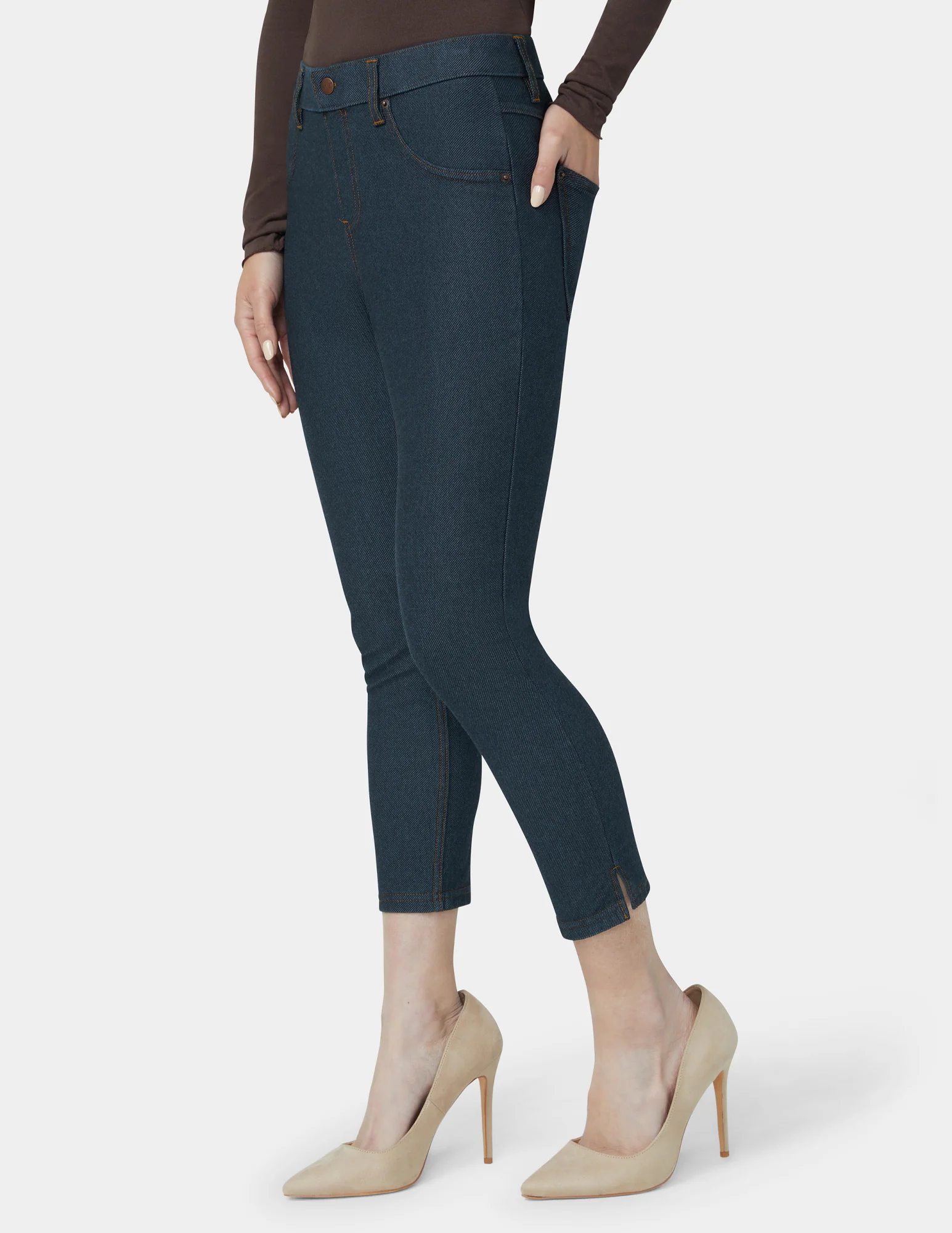 Essential Denim Mid-Rise Capri - Image 4