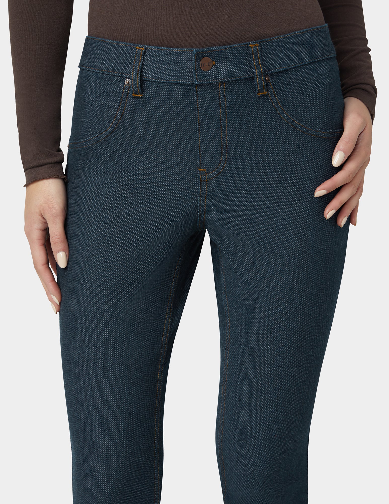 Essential Denim Mid-Rise Capri - Image 5