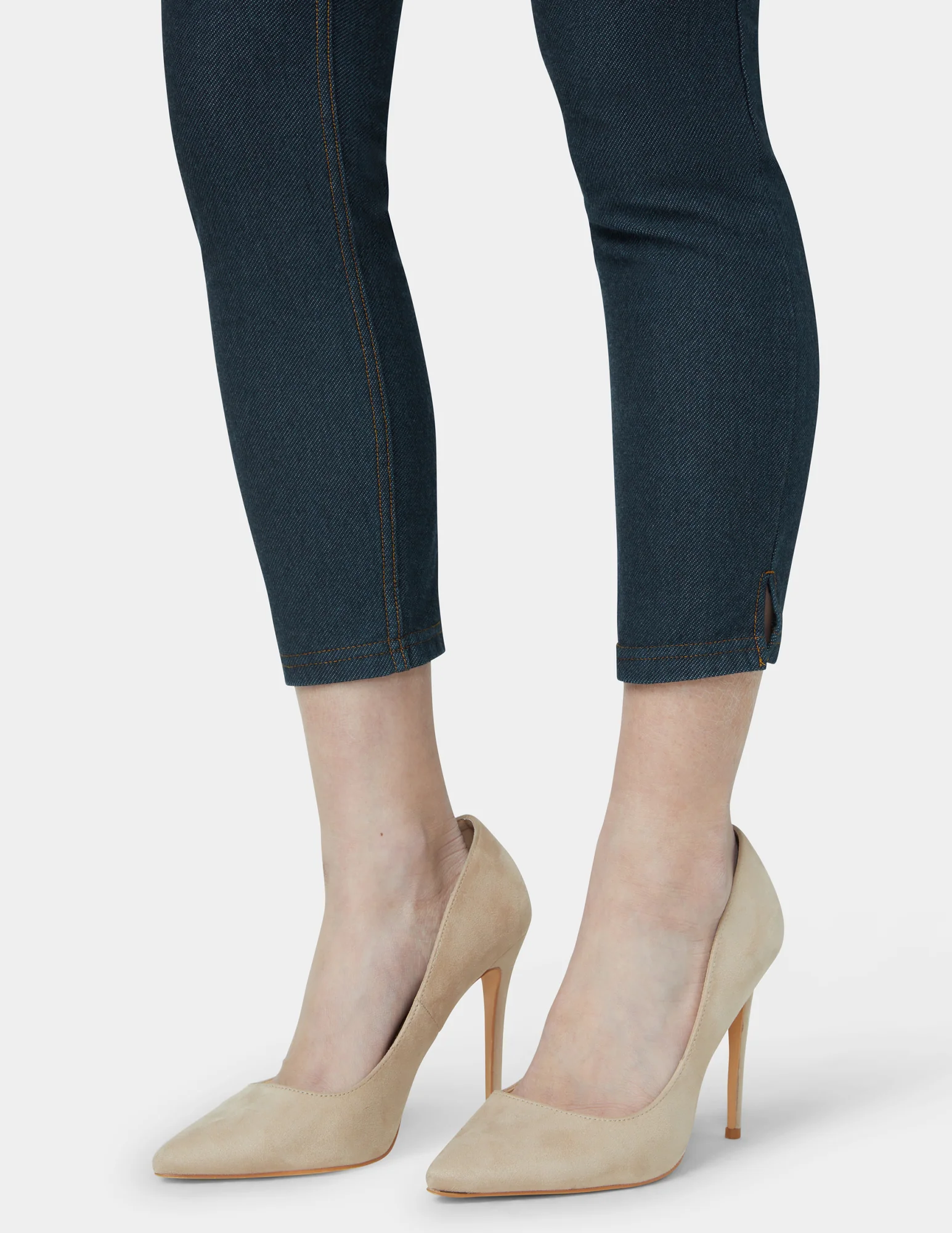 Essential Denim Mid-Rise Capri - Image 6