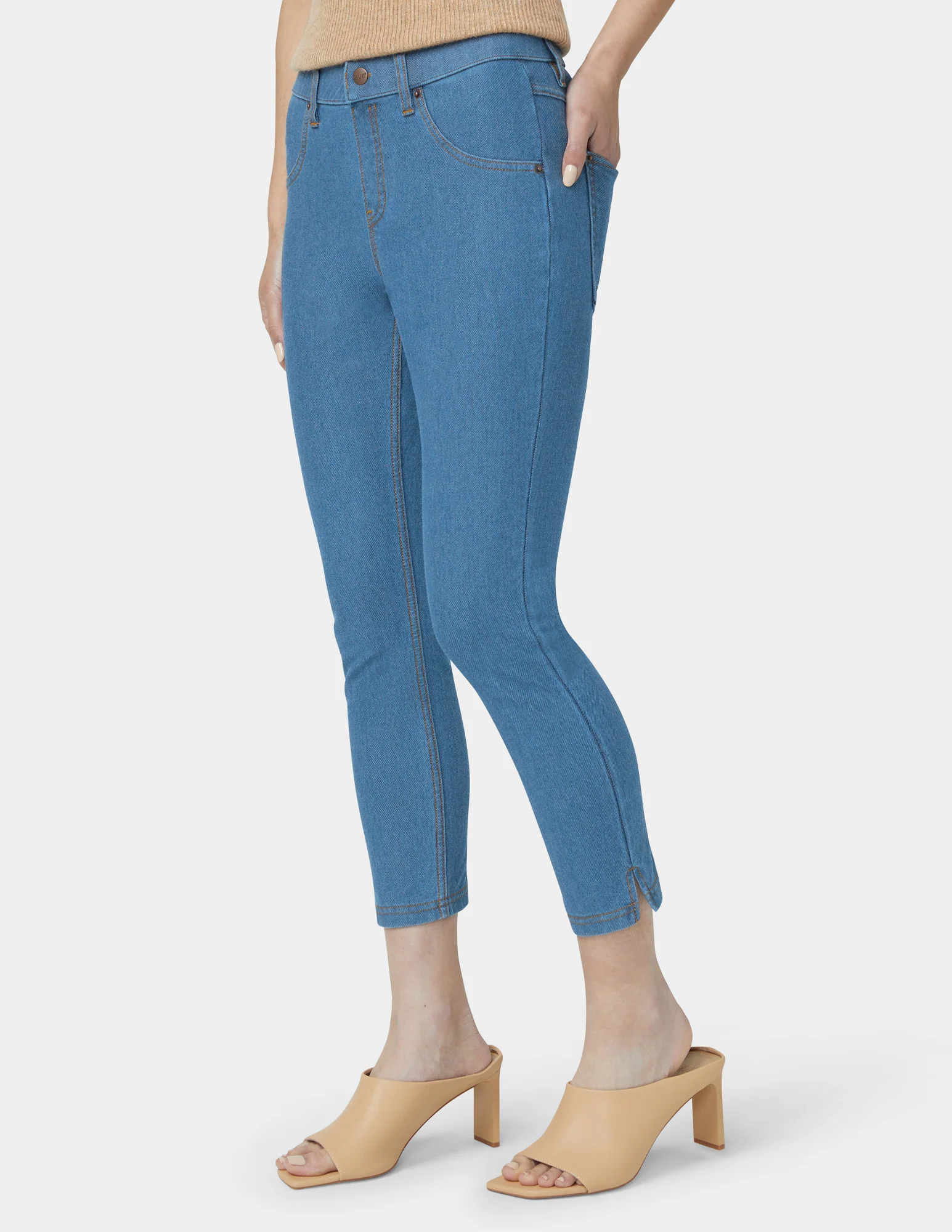 Essential Denim Mid-Rise Capri - Image 4